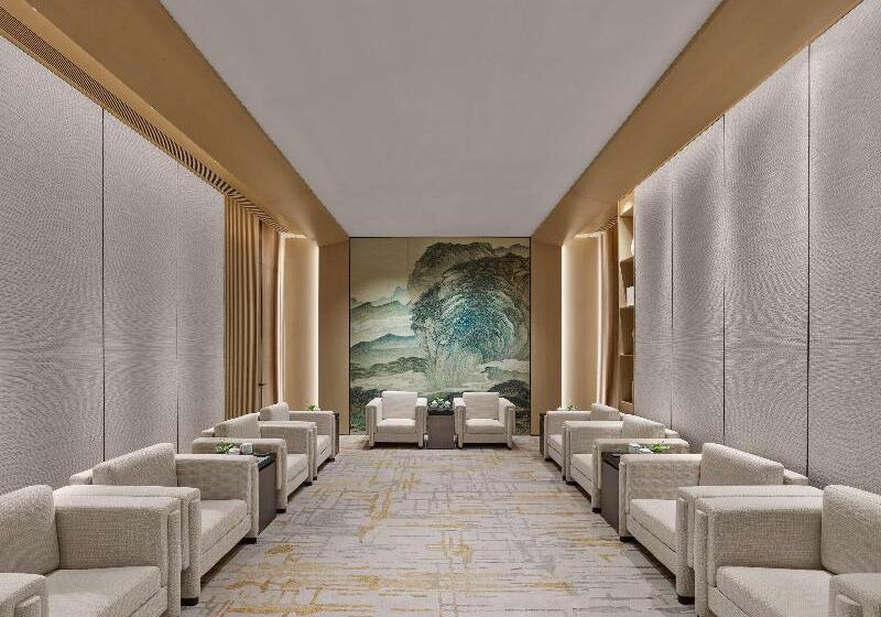 استراحتگاه Hilton Nanjing Niushoushan