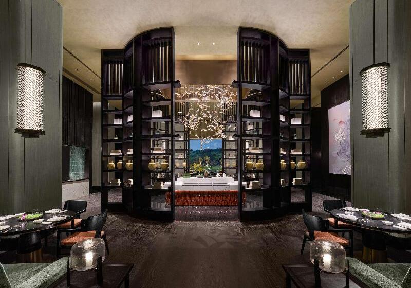 استراحتگاه Hilton Nanjing Niushoushan