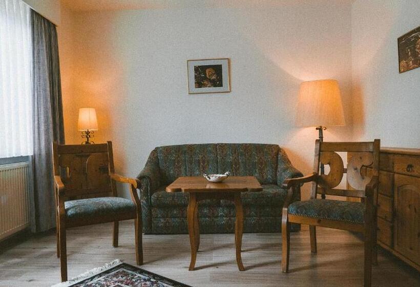 هتل Büchner Garni