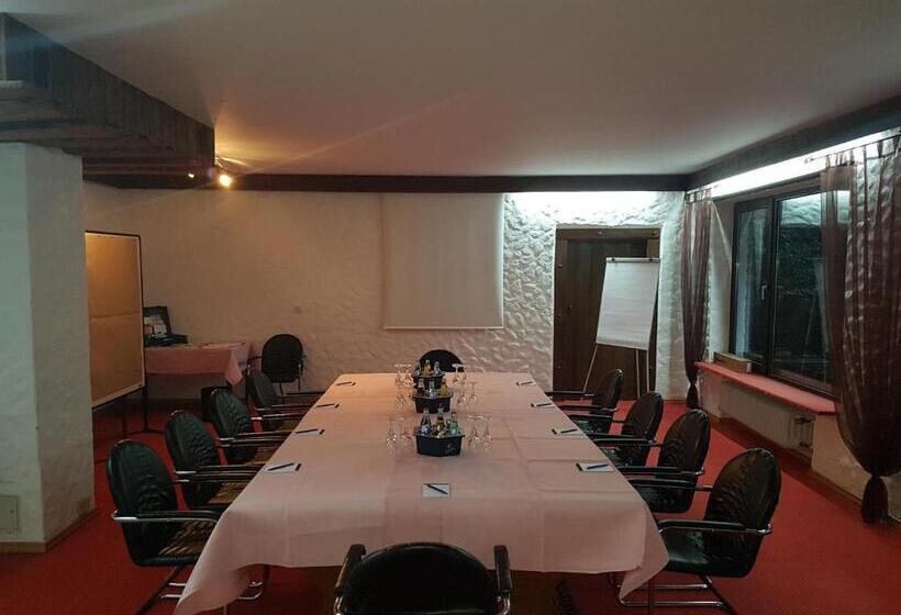 هتل Büchner Garni