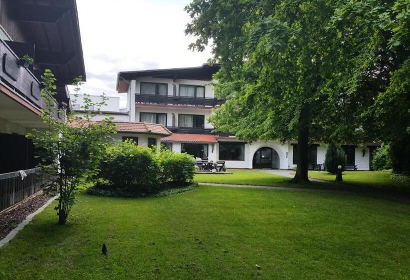 هتل Büchner Garni