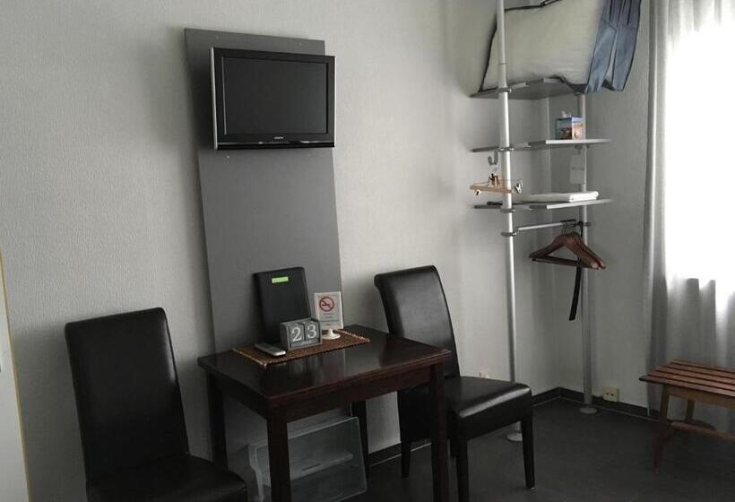 ホテル Brasserie Typisch