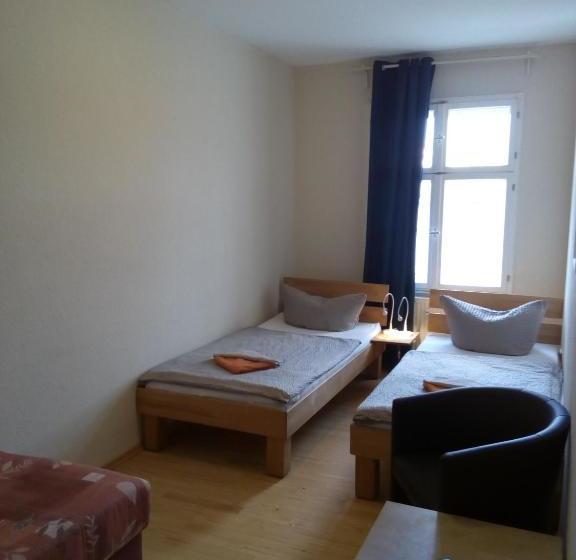 هتل Apartmentpension Am Stadtschloss