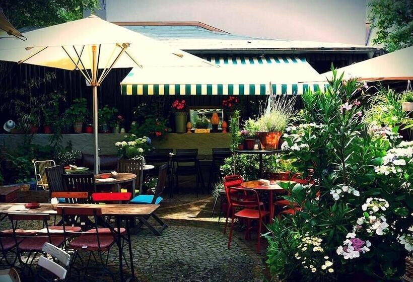 هتل Haus Zauberflote