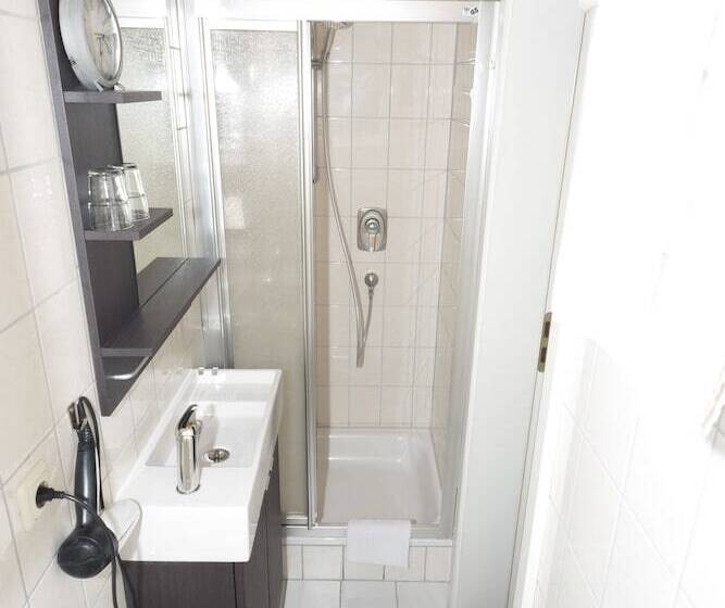 فندق Mainblick Garni