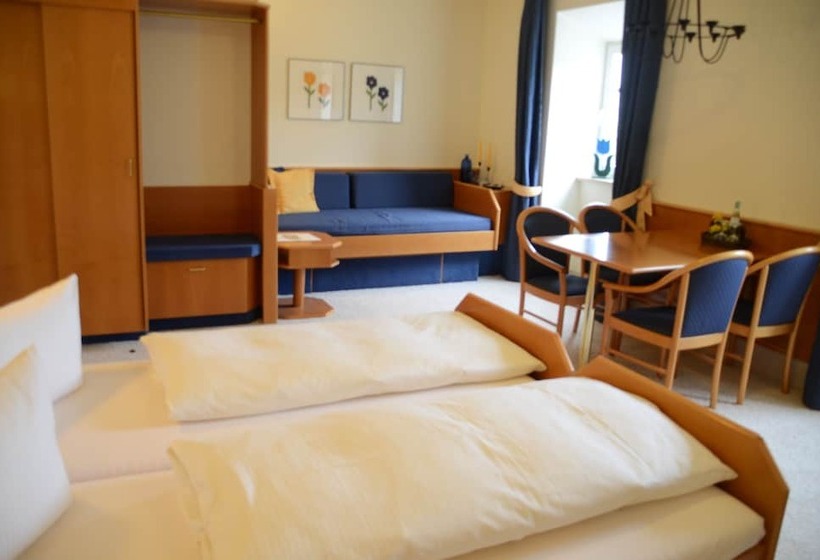 فندق Mainblick Garni