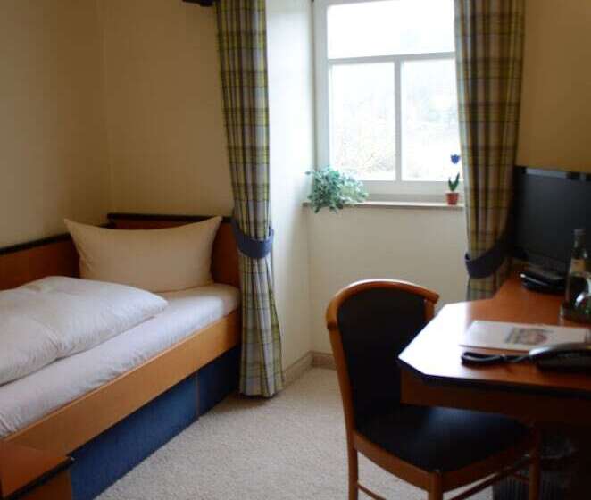 فندق Mainblick Garni