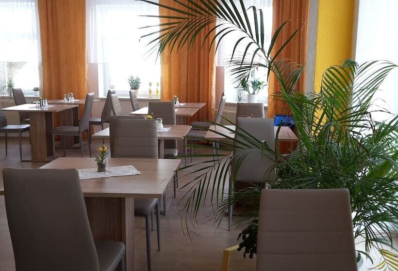 Отель Pension Am Renner