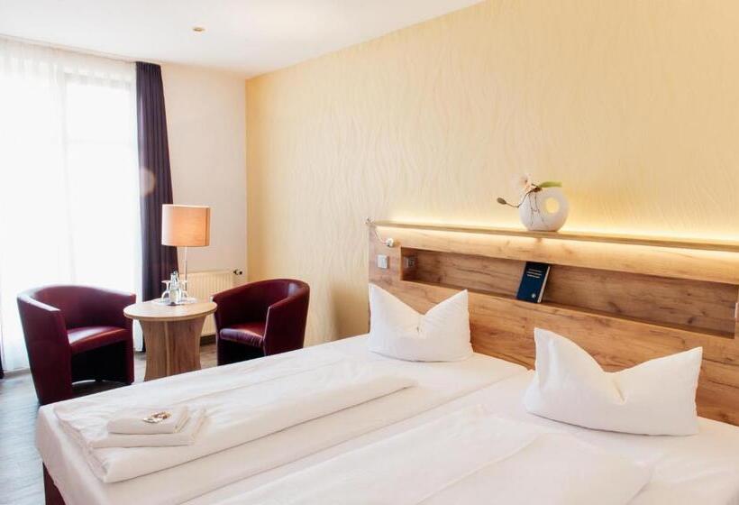 בית מלון כפרי & Restaurant Deutscher Kaiser