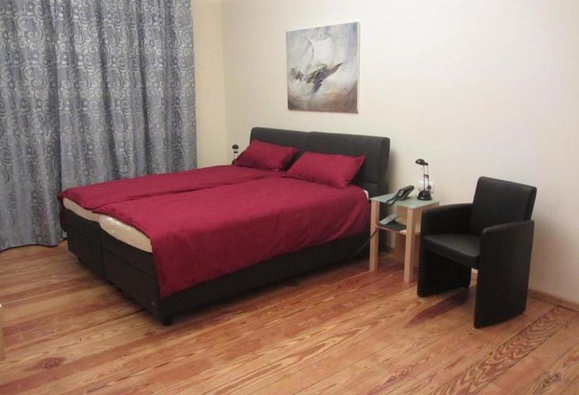 ホテル Exklusive Gastezimmer Landau