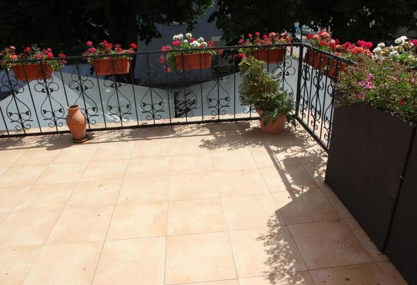 هتل Villa Toscana