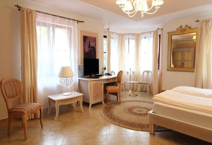 هتل Villa Toscana