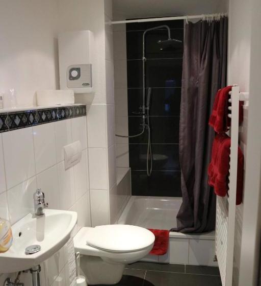 호텔 Winzerhäuschen Am Brunnen