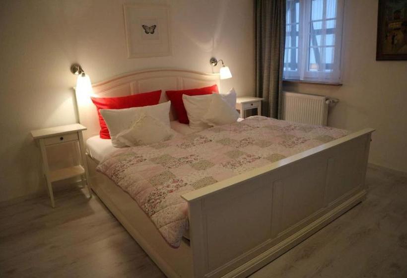 호텔 Winzerhäuschen Am Brunnen