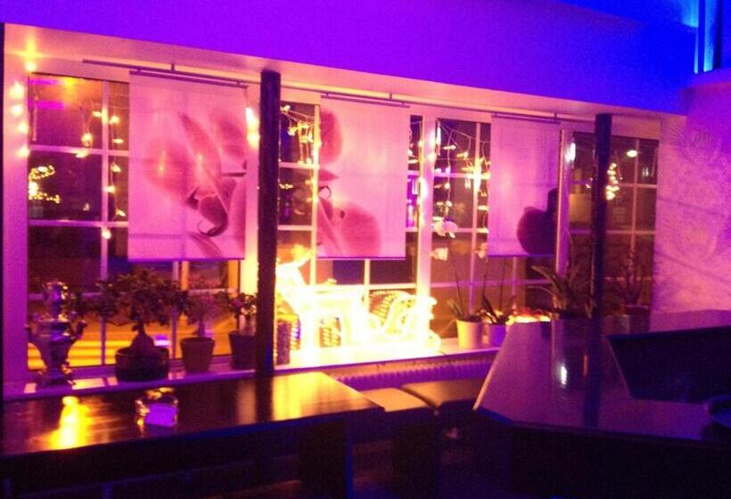 Yumi Hotel Sushi Steaks & Friends