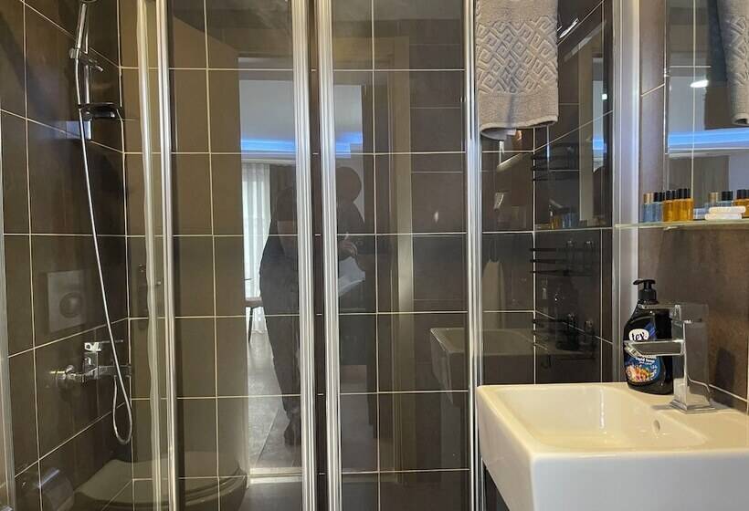 Elegance Suites
