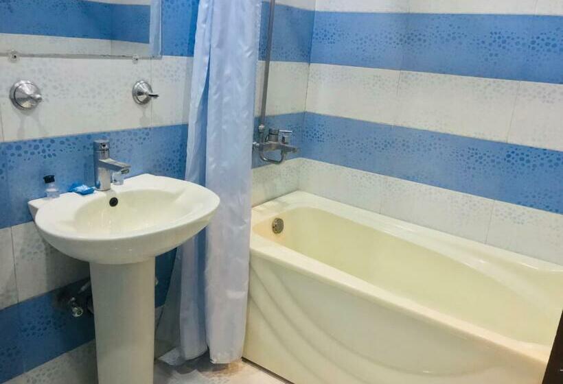 هتل Pool & Park