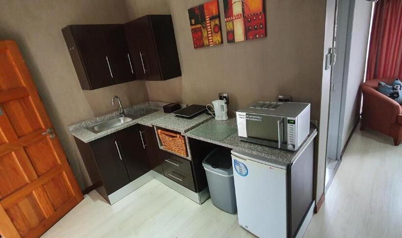 פנסיון Siesta Guest House