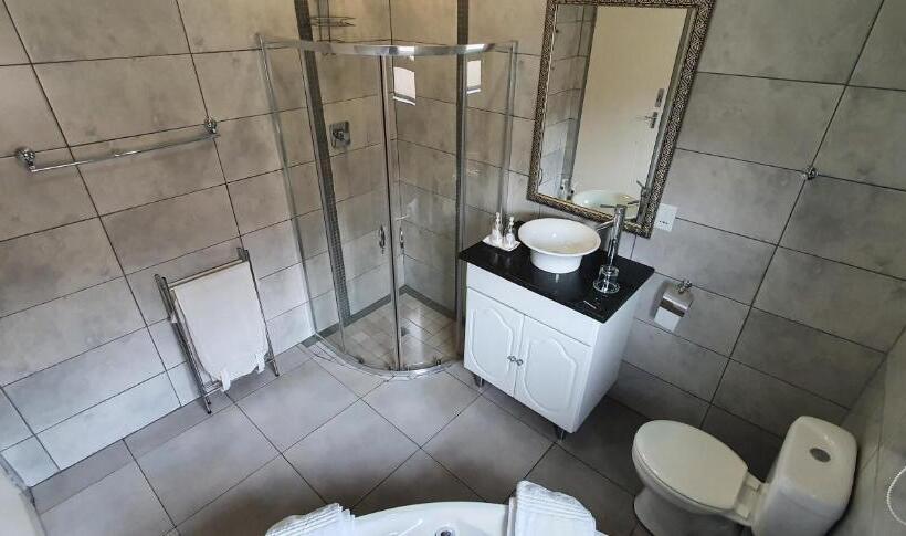 פנסיון Siesta Guest House