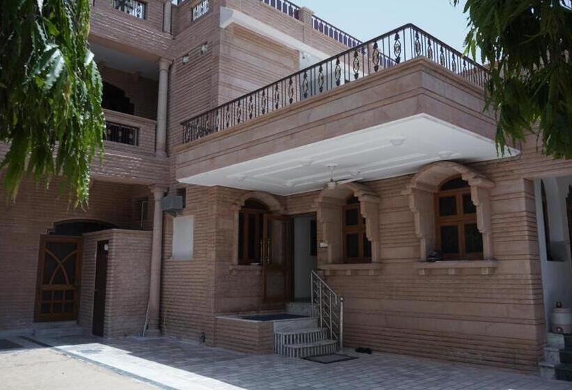بنسيون The Orchard House   A Boutique