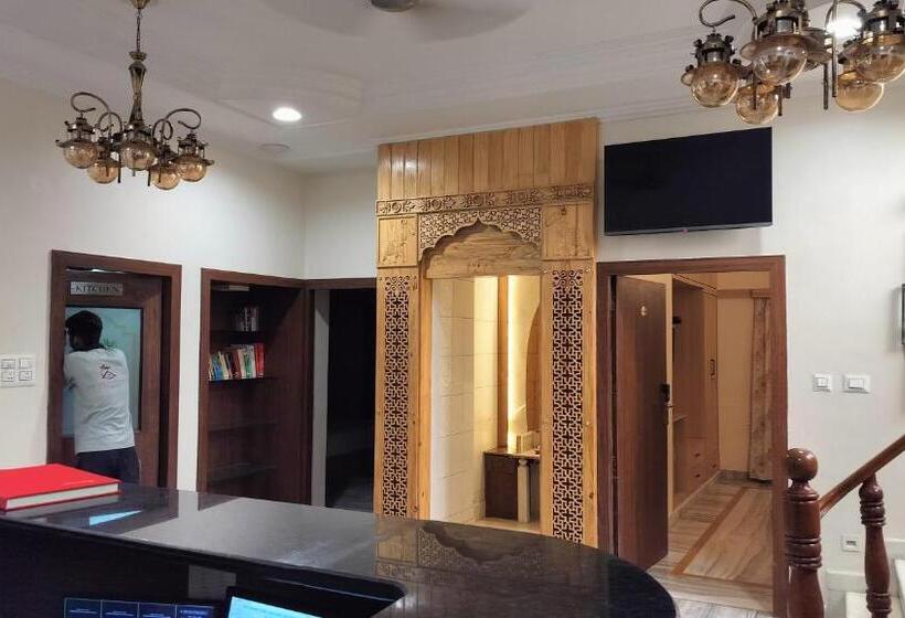 بنسيون The Orchard House   A Boutique