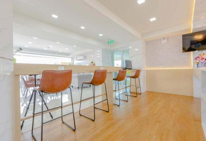 旅馆 Sananwan Hometel