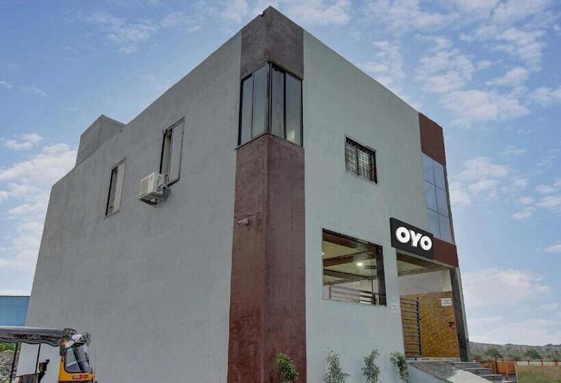 בית מלון כפרי Oyo Flagship 81306  Galaxy