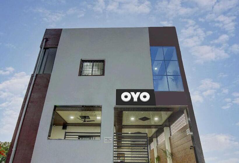 בית מלון כפרי Oyo Flagship 81306  Galaxy