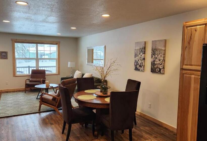 モーテル Beargrass Lodging & Rv Resort