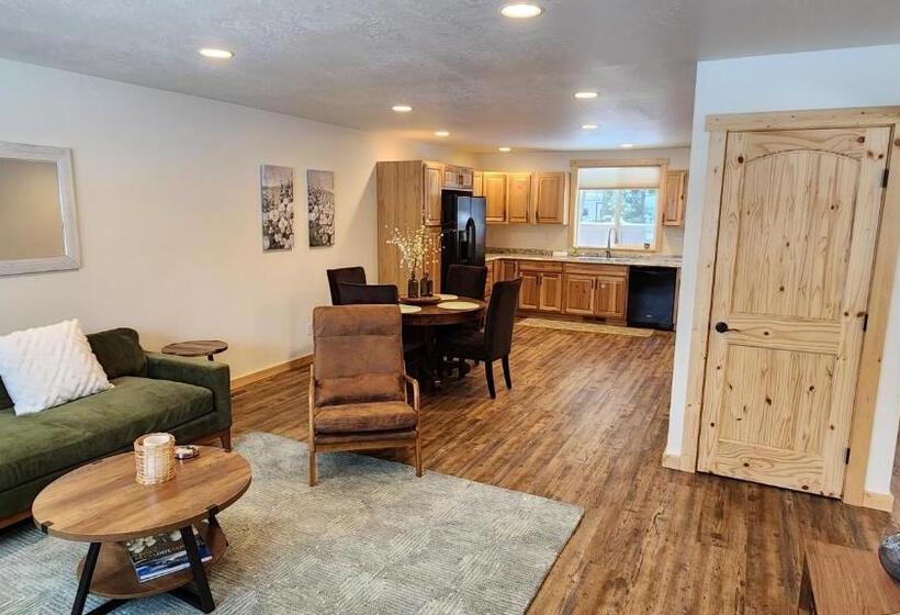 モーテル Beargrass Lodging & Rv Resort