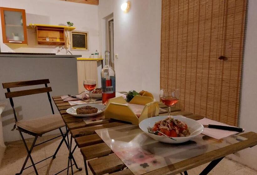 پانسیون Nunnu Pati Apartment