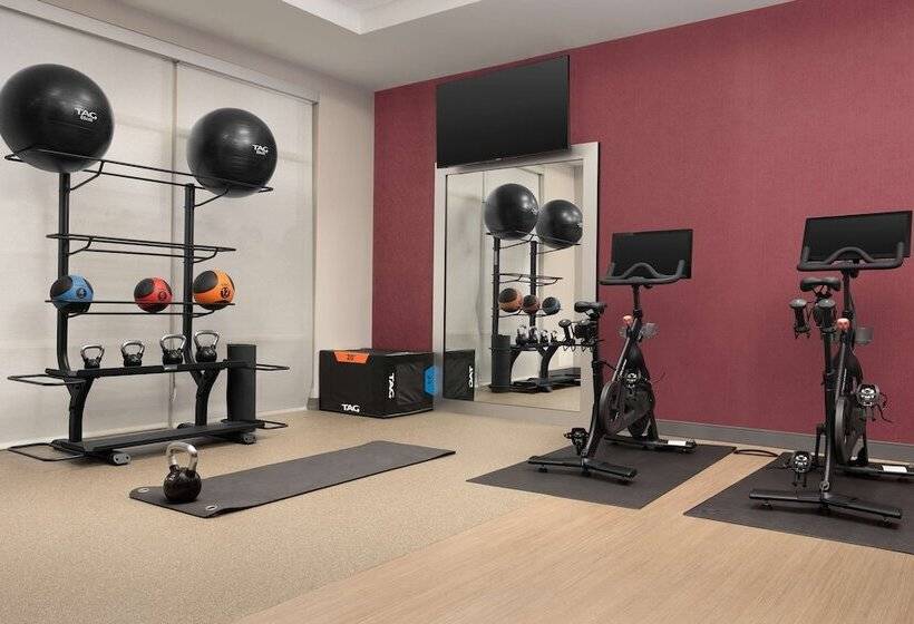 هتل Hampton Inn & Suites Durham University Medical Center