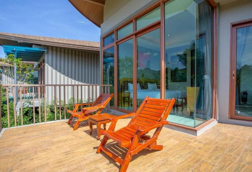 هتل Nakaburi Sanctuary Resort&spa
