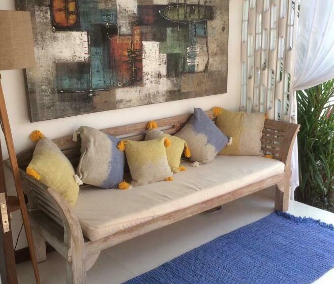 تختخواب و صبحانه De Coco Bungalows