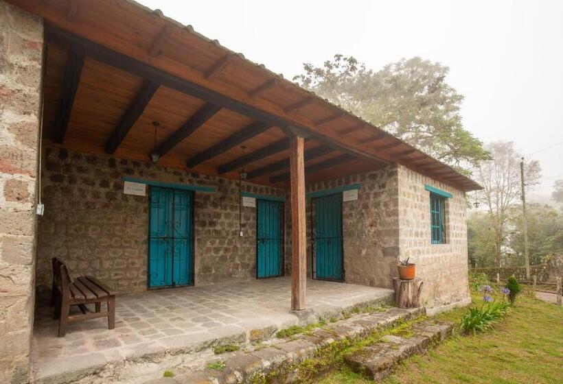 هتل Niebli Historical Farm And Lodge At Pululahua Volcano