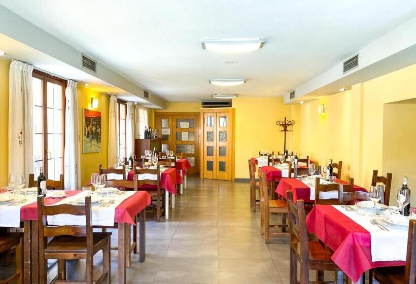 هتل Hostal Ainoa