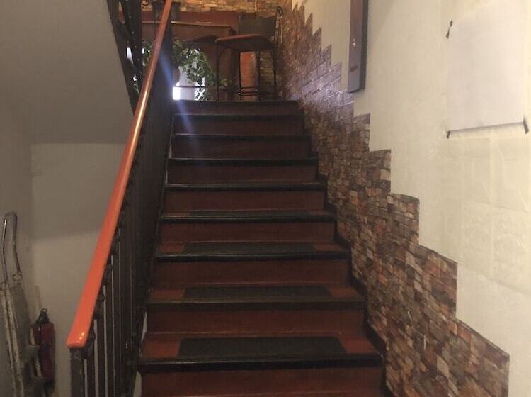 هتل La Santa