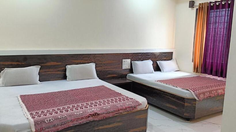 فندق Sai Viraj Palace