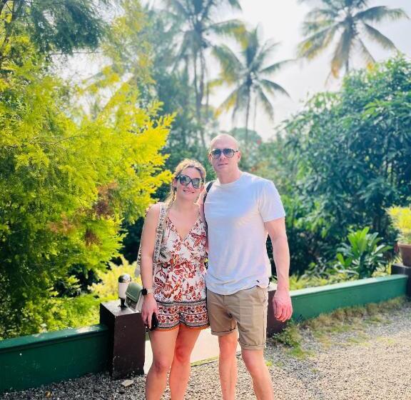 פנסיון Fab   Bamboo Hut With Open Shower