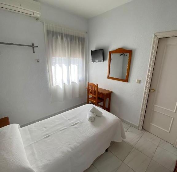 פנסיון Hostal Carlos Iii