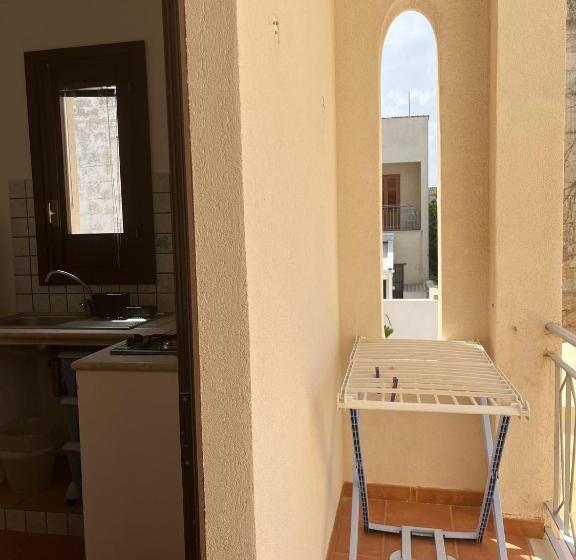 تختخواب و صبحانه Savoia 96