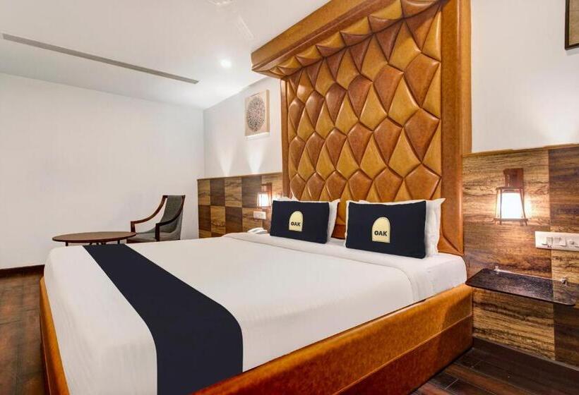 فندق Oak Whiteridge Near L.v Prasad & Basava Tharakam Hospital Banjara Hills