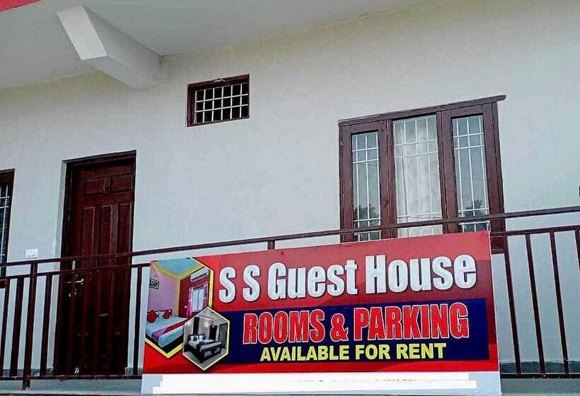 هتل Oyo 81211 Ss Guest House