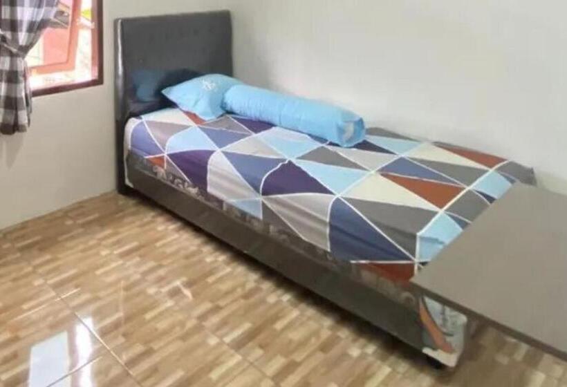 هتل Spot On 92544 Senja Homestay