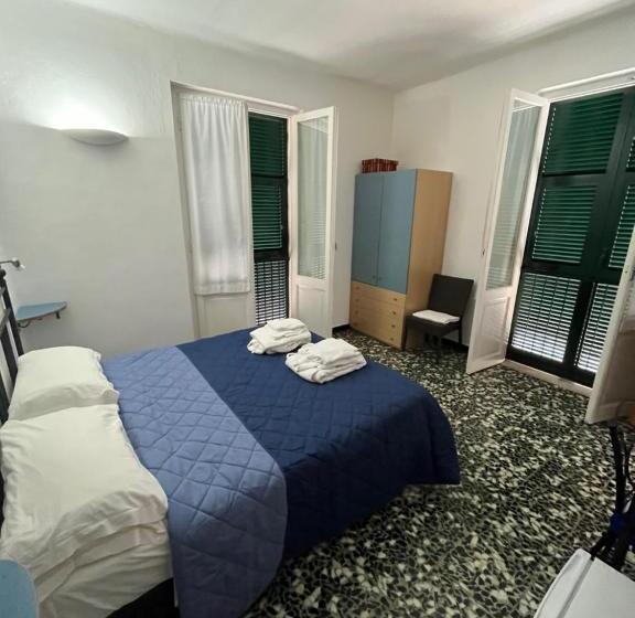 بنسيون Yolo Rooms