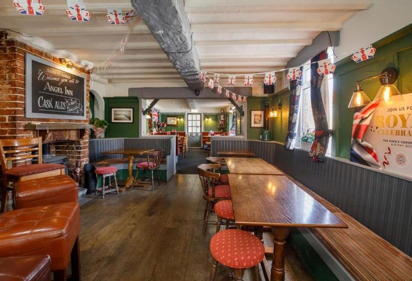 هاستل Angel Inn Misson