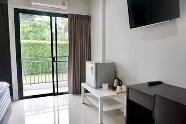 Area15 Hotel & Apartment