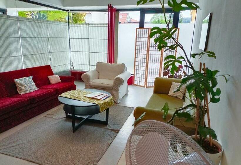 Lounge Style Hostel