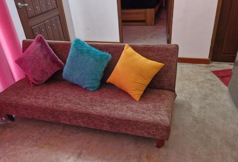 פנסיון O Neill S Cottage