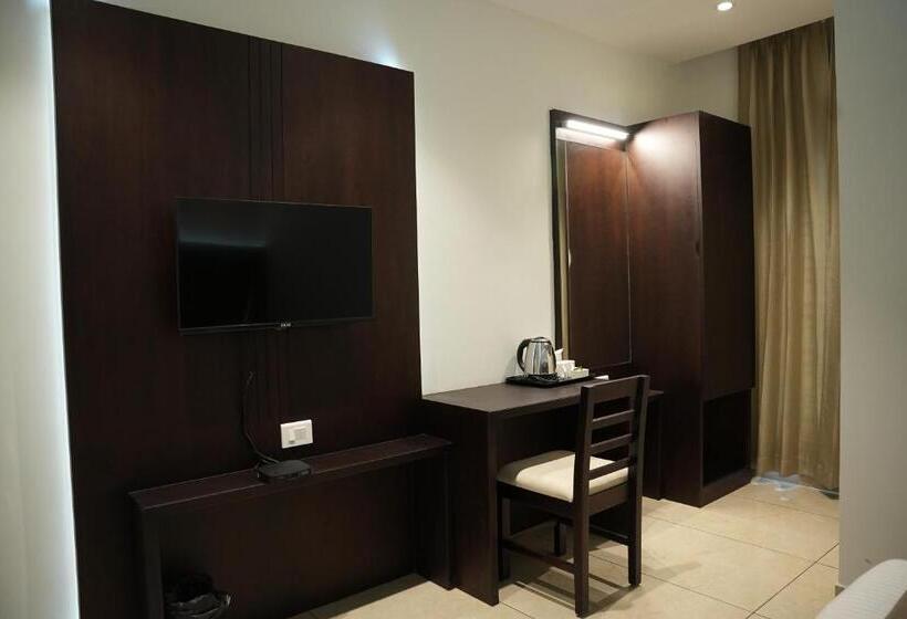Отель Sulu Residency